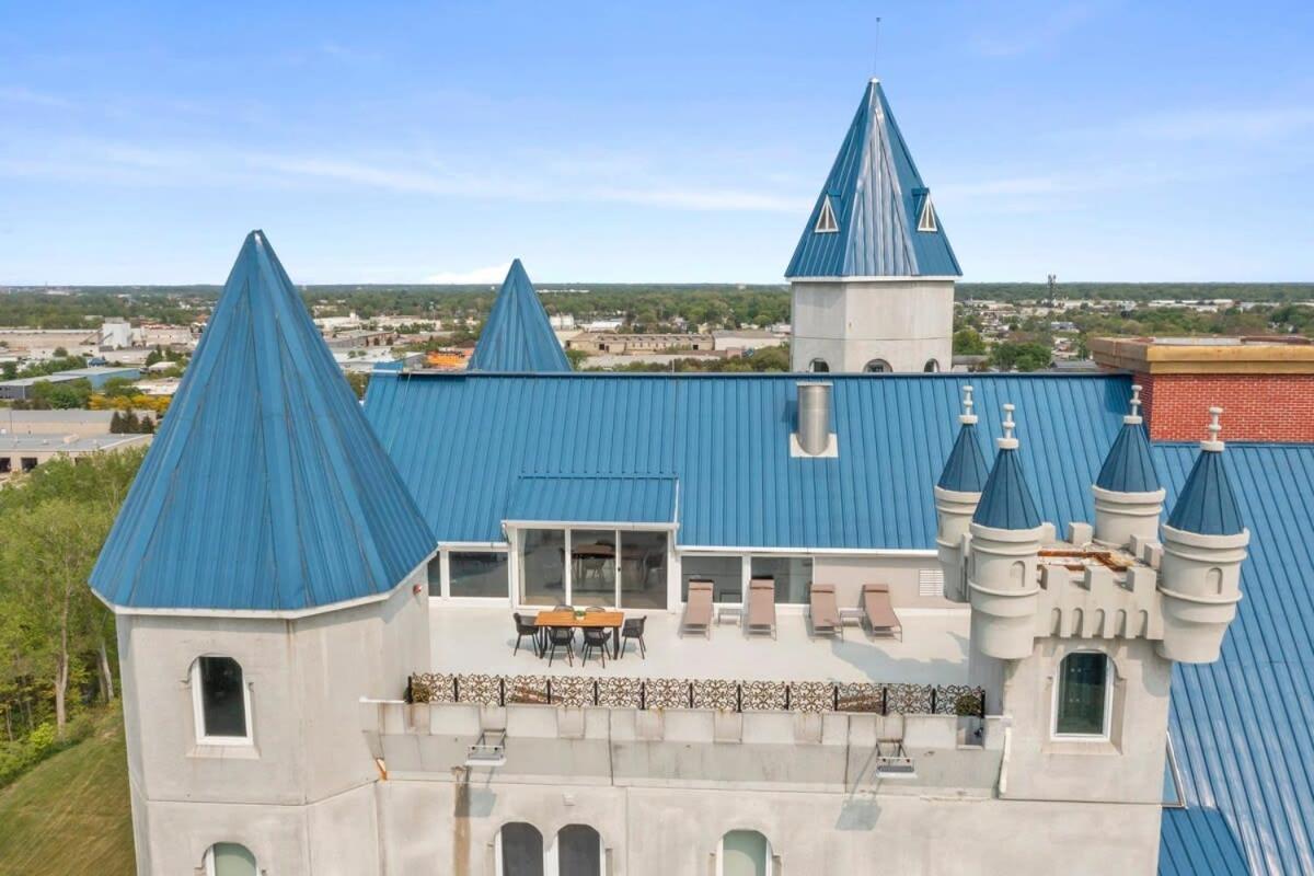 Extravagant 3 Level Penthouse At The Grand Castle Apartment Grandville Exterior photo