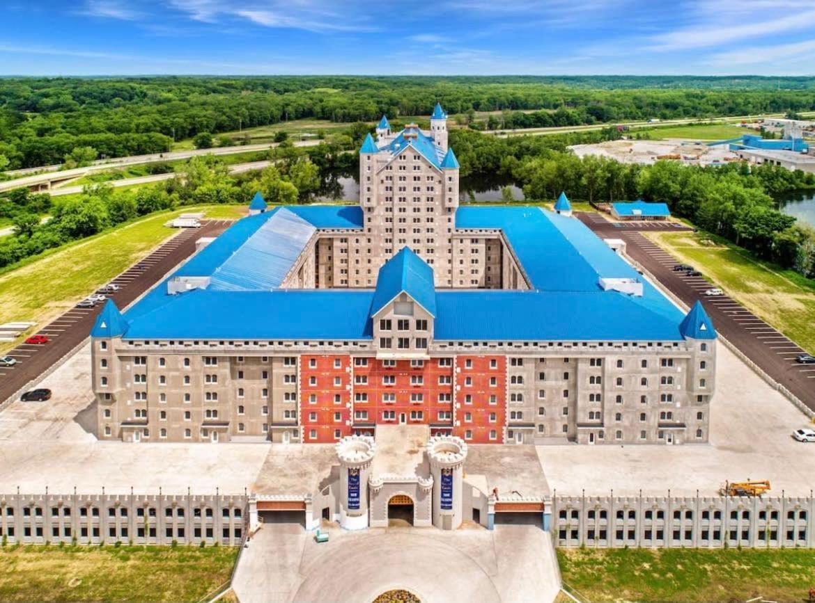 Extravagant 3 Level Penthouse At The Grand Castle Apartment Grandville Exterior photo